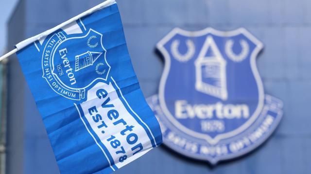 skynews-everton-crest_6363658.jpg