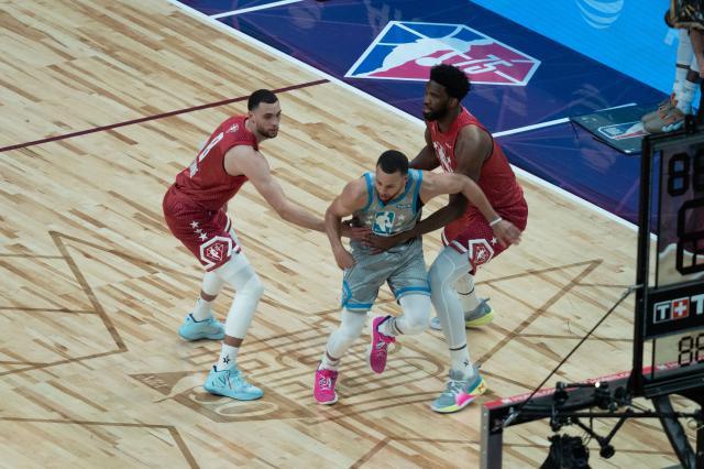 7M体育下载-【现场】仇恨的情绪消失！库里完美表现征服克城球迷