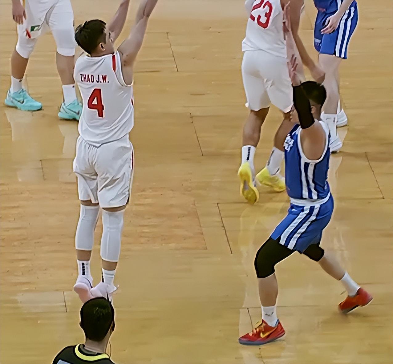 中国男篮11分逆转中国台北！朱俊龙砍19+4，赵继伟超远三分立大功